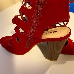 Burgundy heeled sandal